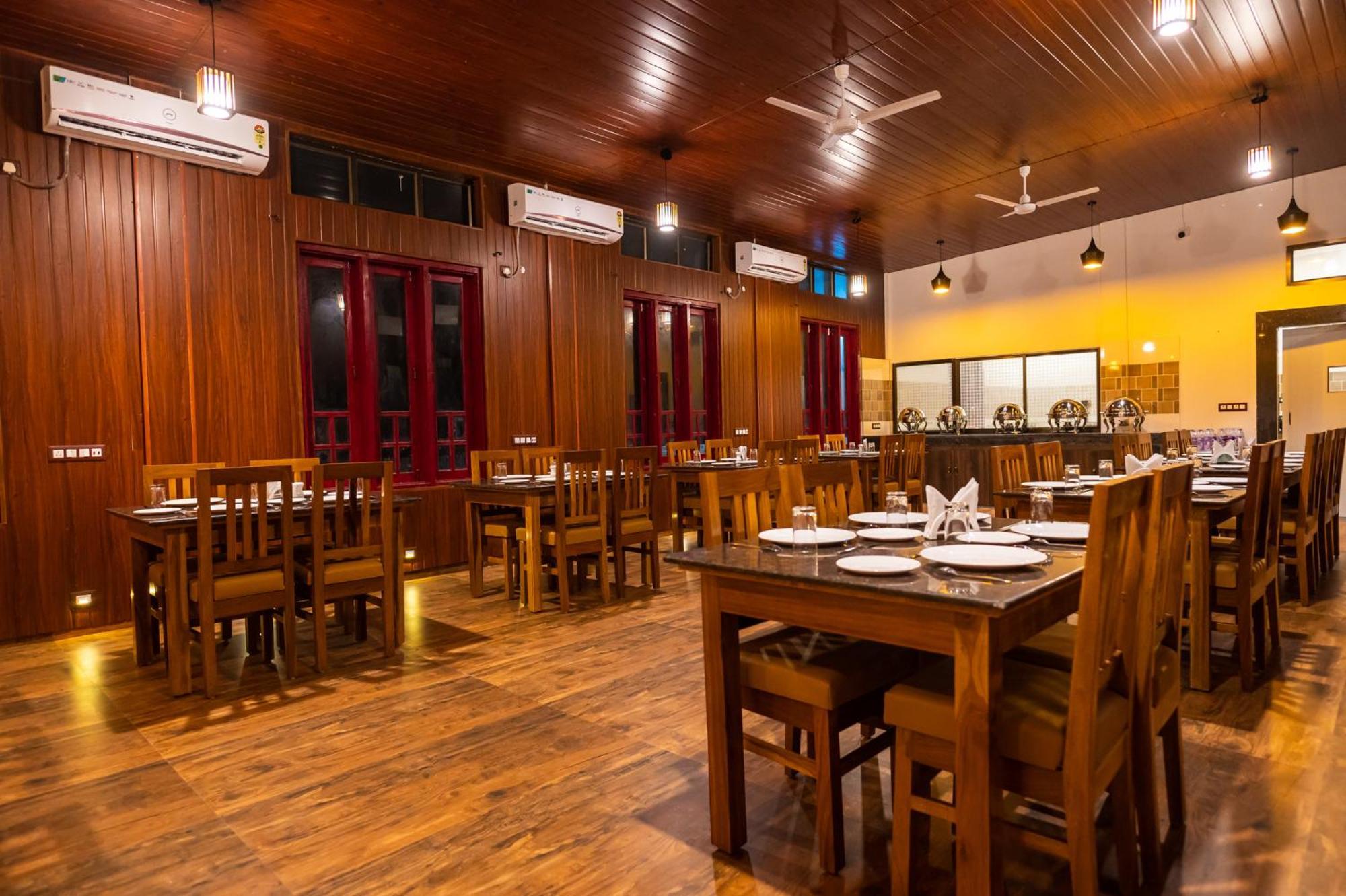 The Kaziranga Address Hotel Eksteriør billede